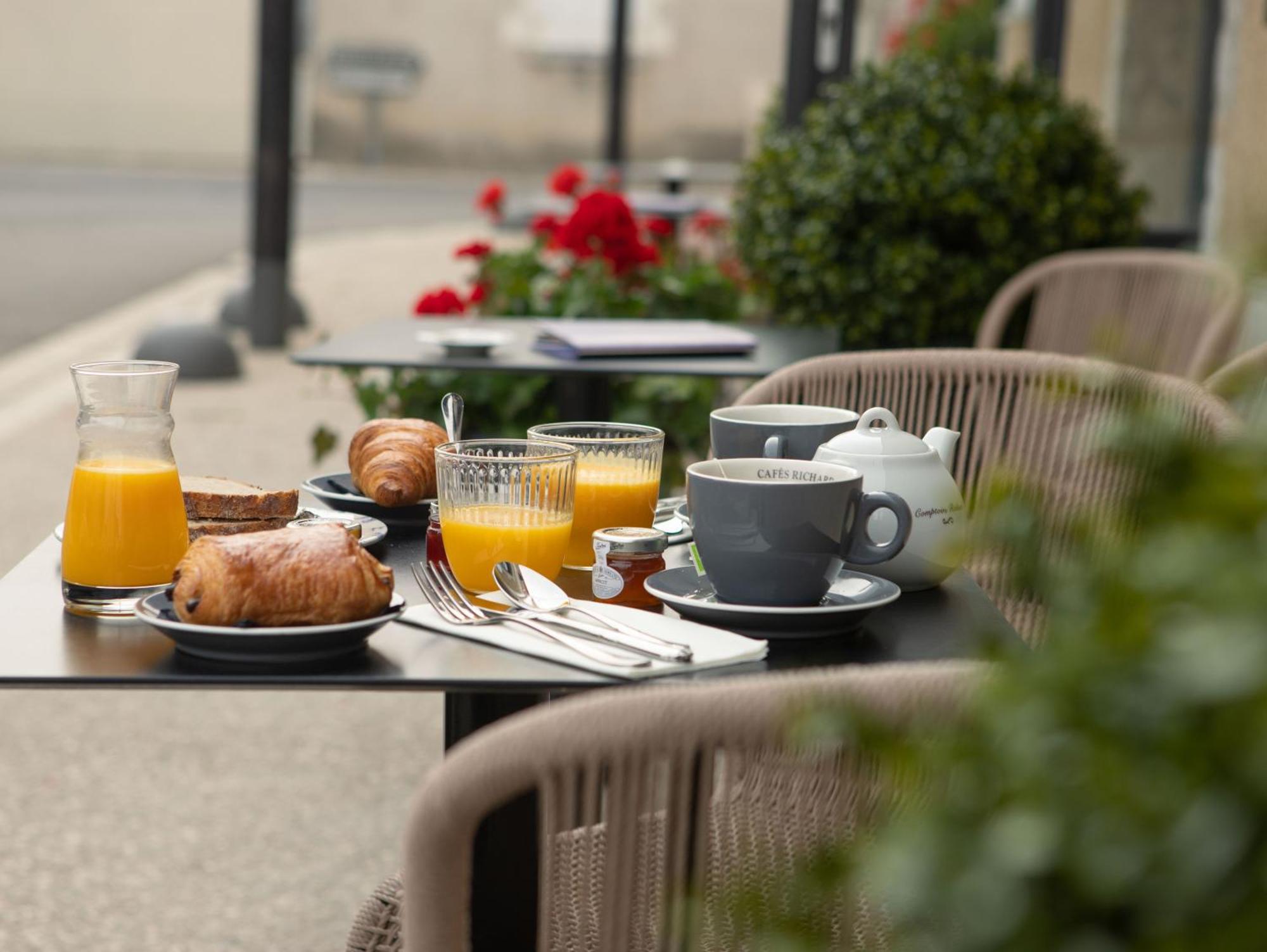蒙利沃 Relais De La Loire酒店 外观 照片