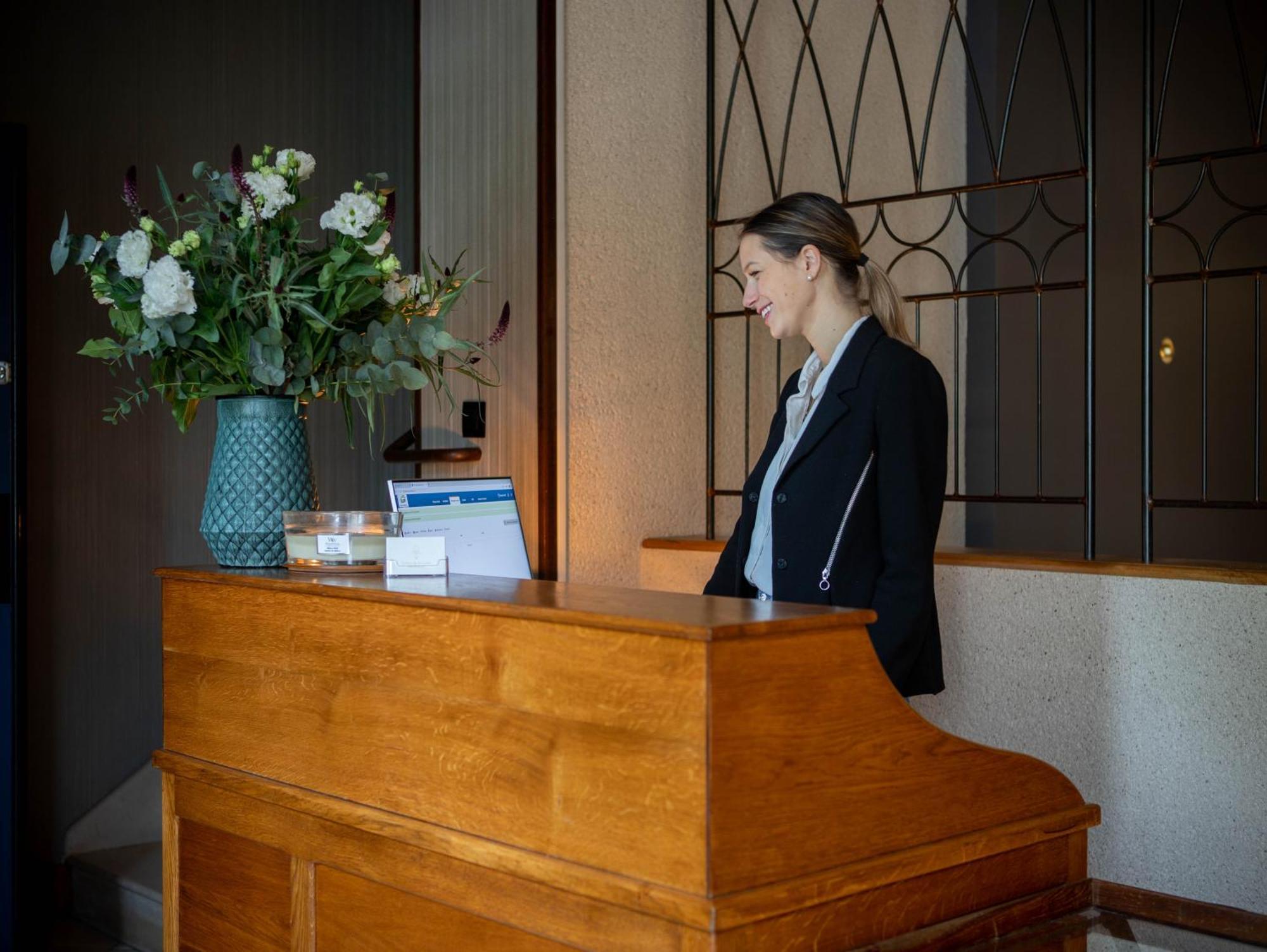 蒙利沃 Relais De La Loire酒店 外观 照片